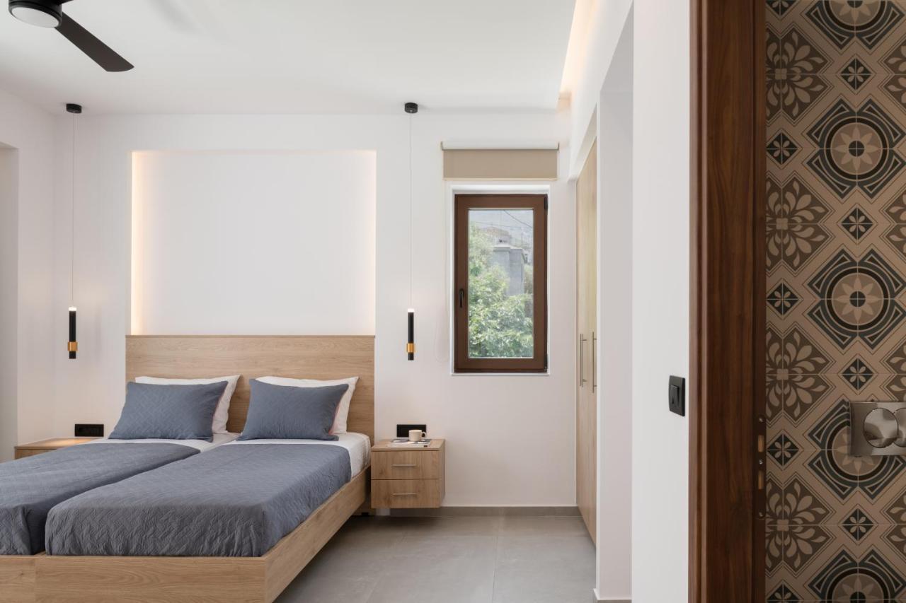 O-Cyanea Villa With Heated Pool Kournas Bagian luar foto